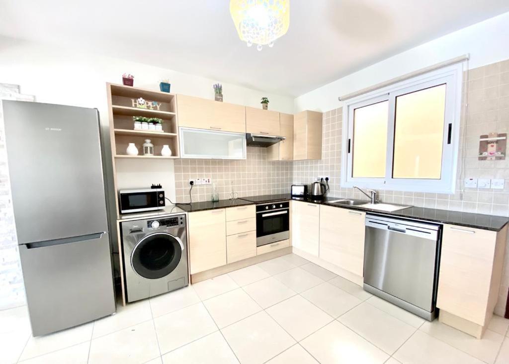 Nissi 3 View Holiday 2 Bedroom Apartment ไอยานาปา ภายนอก รูปภาพ